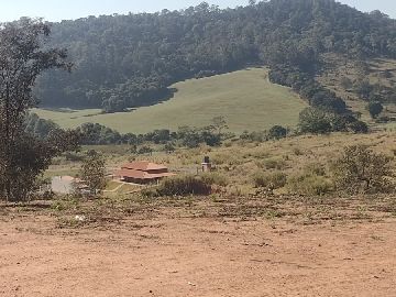 A�rea 23.800 m�